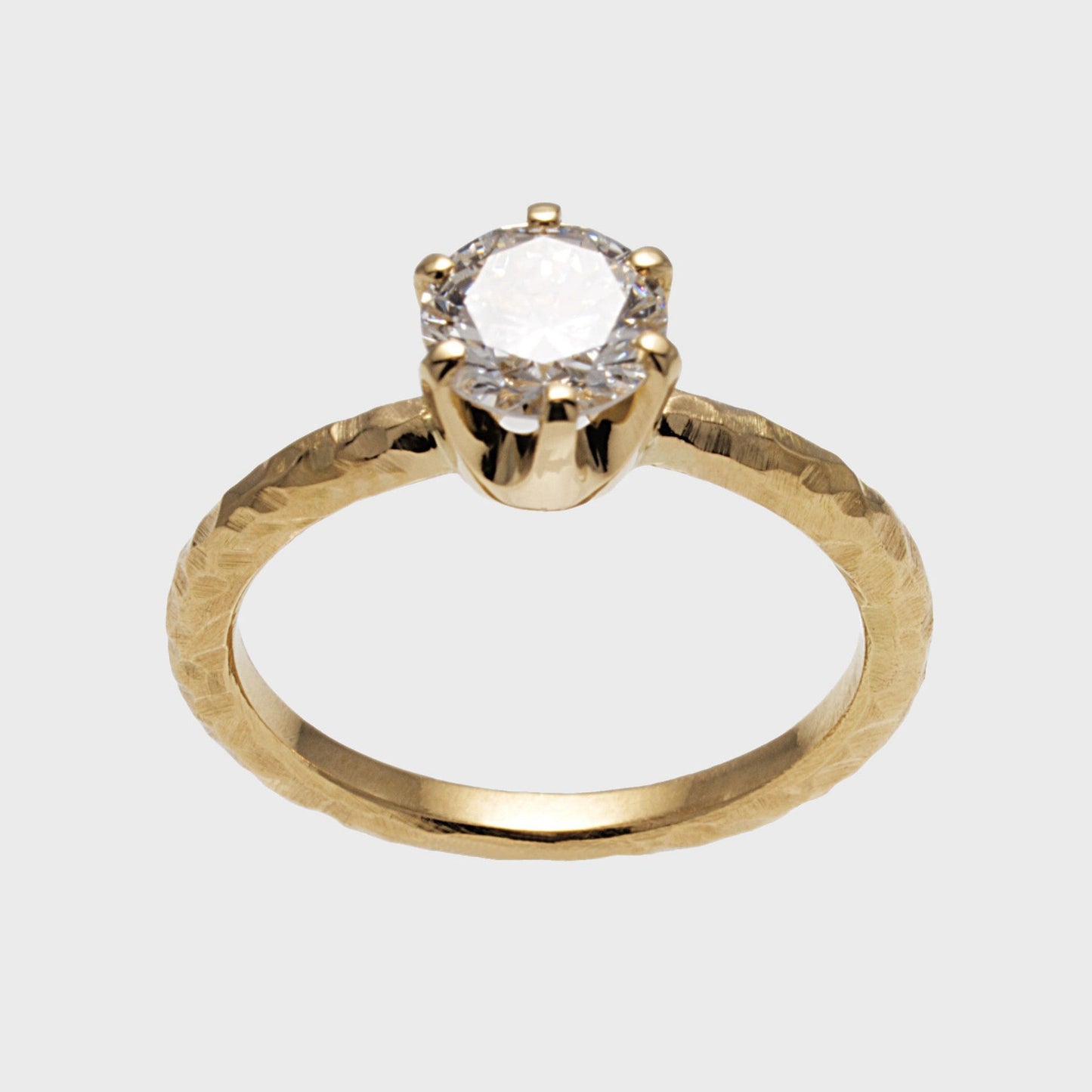 Verlobungsring Solitär gehämmert - Verlobung - Hochzeit - RINGKING Max Grün - Goldschmied aus Leidenschaft