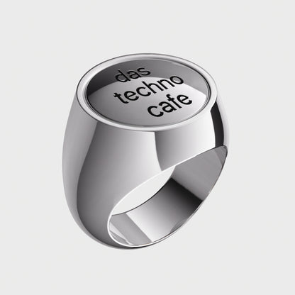 Siegelring Silber mit Gravur das techno cafe - Seitenansicht stehend -  Kooperation mit dem Techno Cafe -  RINGKING Max Grün - Goldschmied aus Leidenschaft