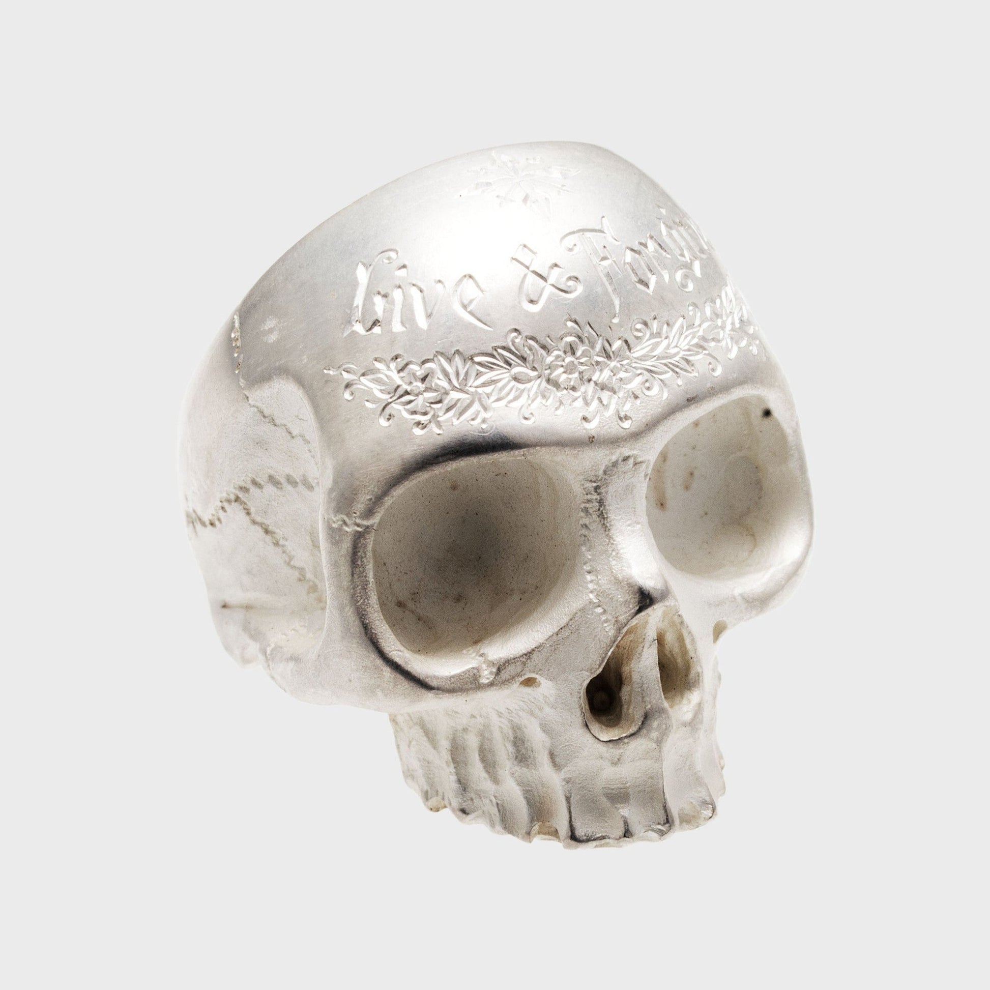 Anhänger Totenkopf Handgravur -  Anhänger -  RINGKING Max Grün - Goldschmied aus Leidenschaft