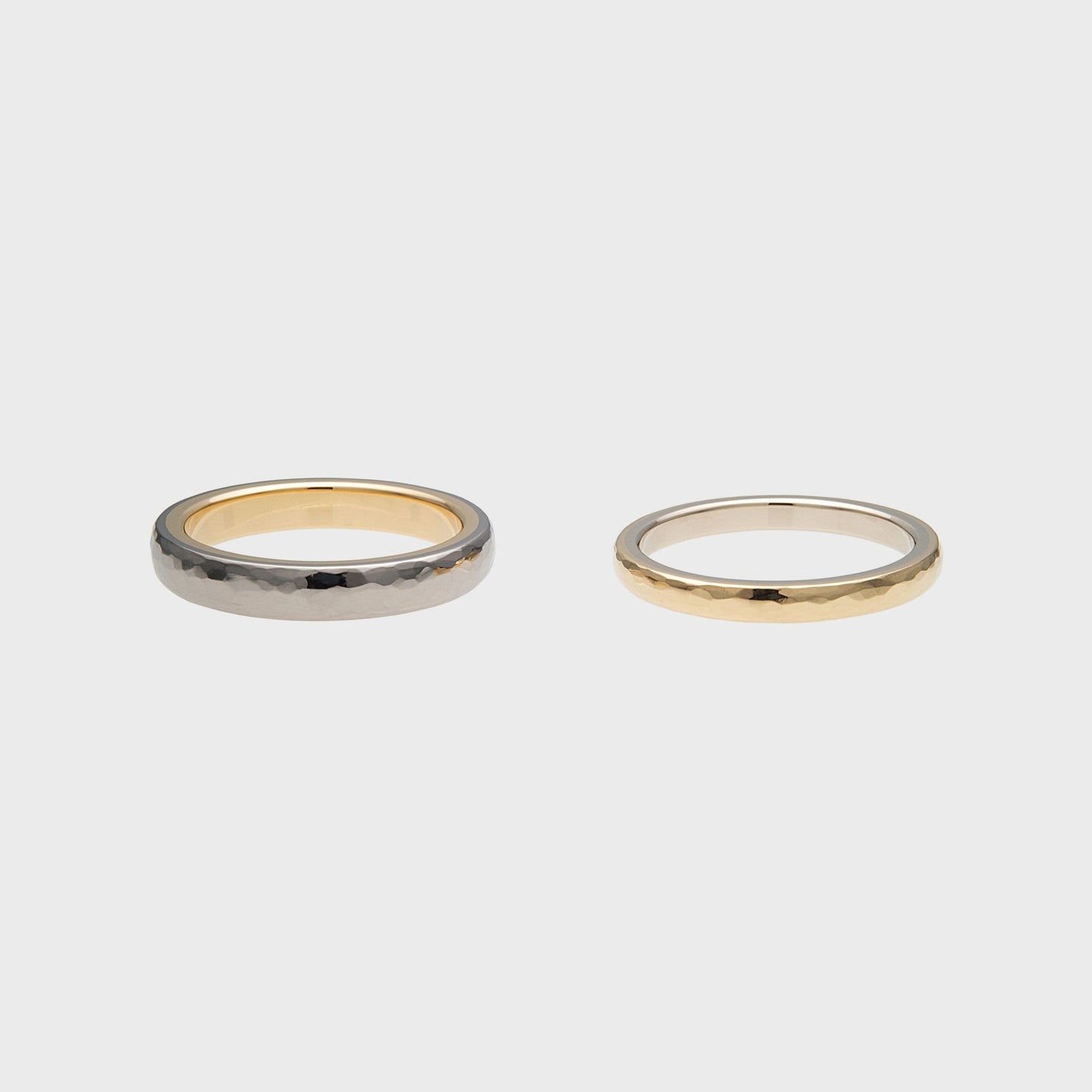 Eheringe Two Tone Hammerschlag -  Verlobung - Hochzeit -  RINGKING - Goldschmied aus Leidenschaft