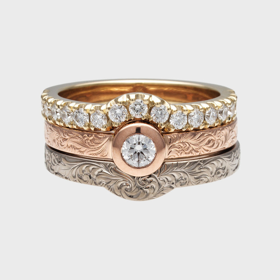 Tricolour engagement ring in white, rose and yellow gold with gemstones, front view, by RINGKING Max Grün
