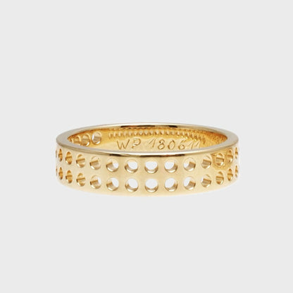 Handgefertigte Eheringe in Gelbgold im Sammelring-Stil und Handgravur innen | RINGKING Max Grün, Goldschmied Wien